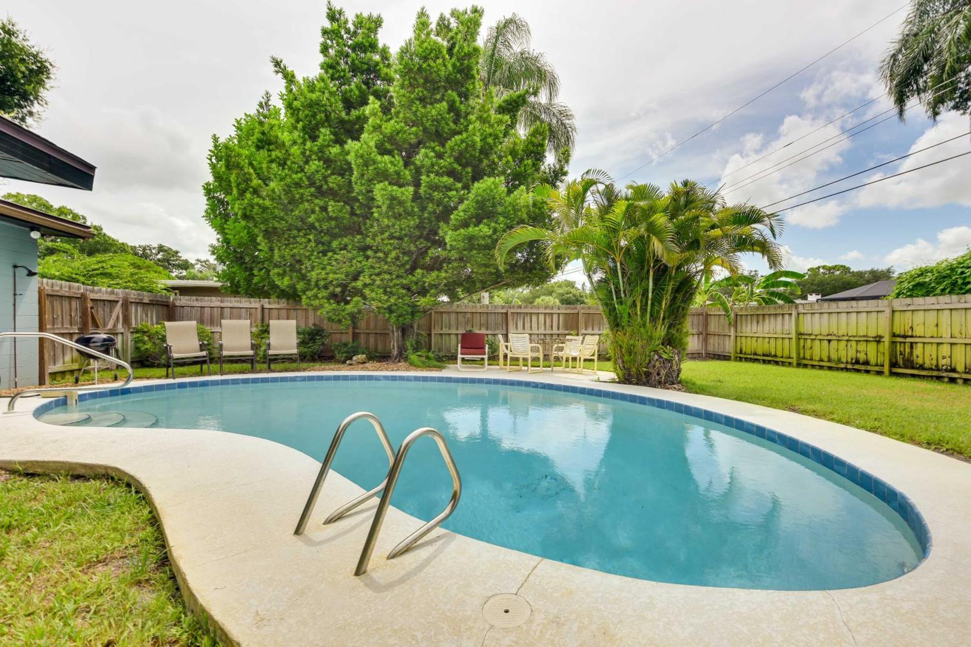 Uncle Louies Gulf Coast Retreat With Outdoor Oasis! Villa Bradenton Exterior photo