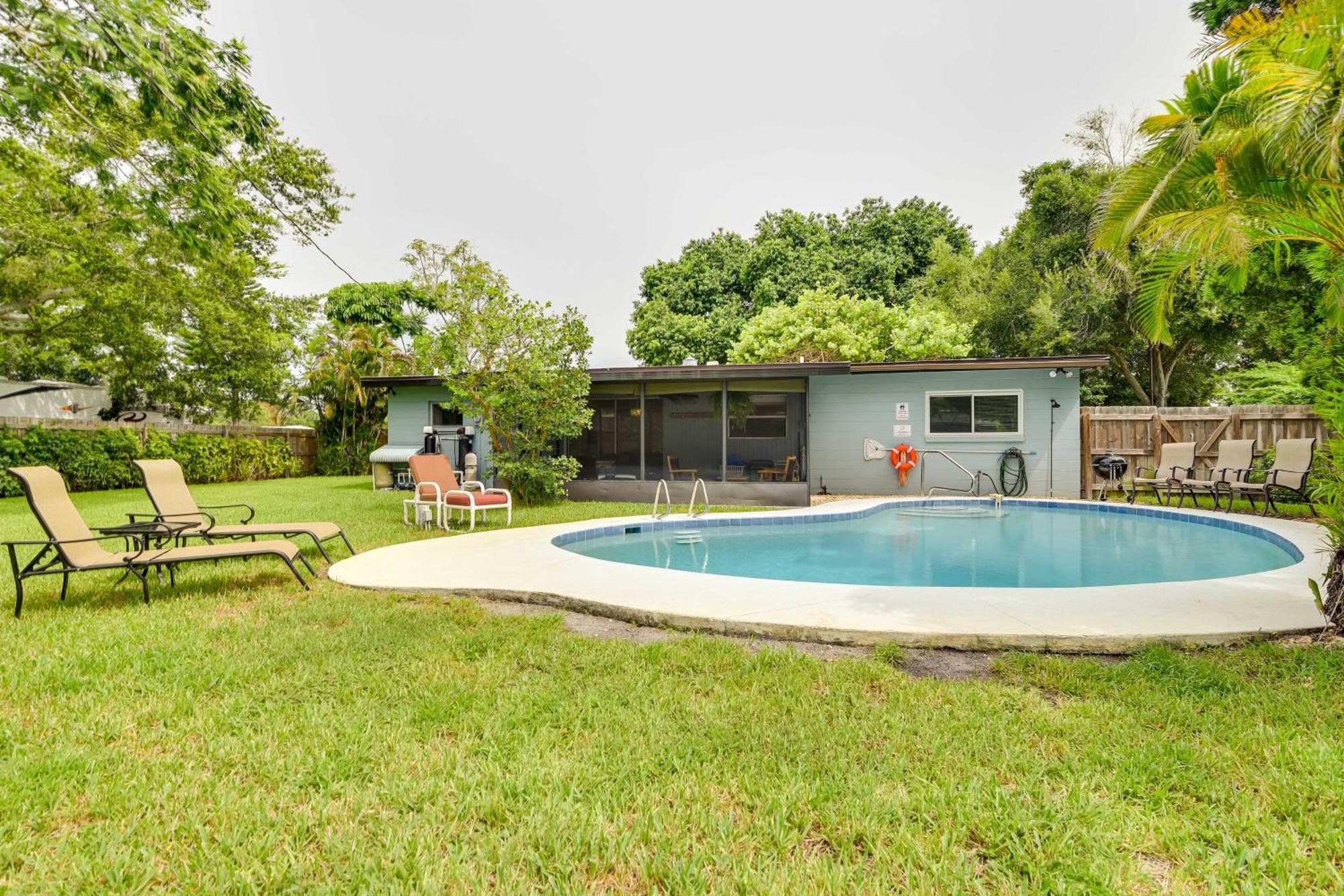 Uncle Louies Gulf Coast Retreat With Outdoor Oasis! Villa Bradenton Exterior photo